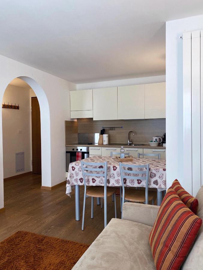 Bilocale Enjoy Apartment Temu Bagian luar foto